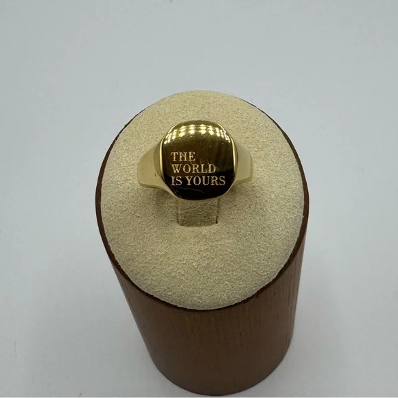 14k “The World is Yours” Signet Ring - Picture 5 of 5